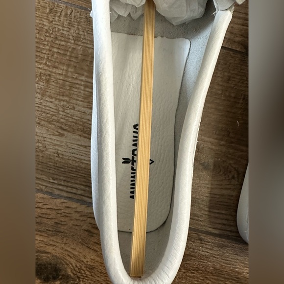 Minnetonka white thunderbird moccasins 7 - Picture 5 of 9